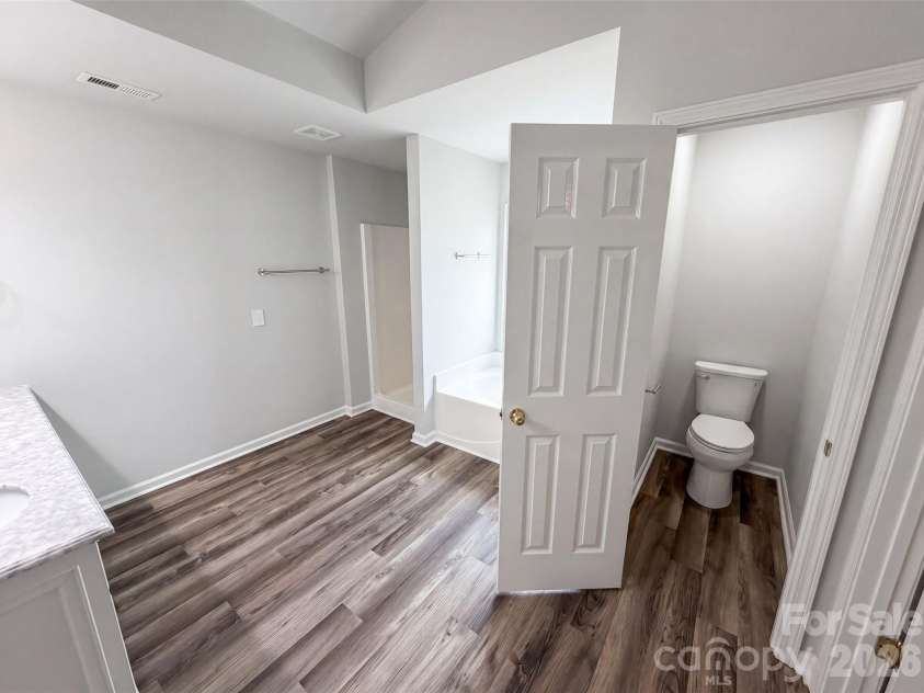 11528 Erwin Ridge Avenue, Charlotte, NC 28213.  MLS# CAR4396730, YatesRealty ID 39262. 