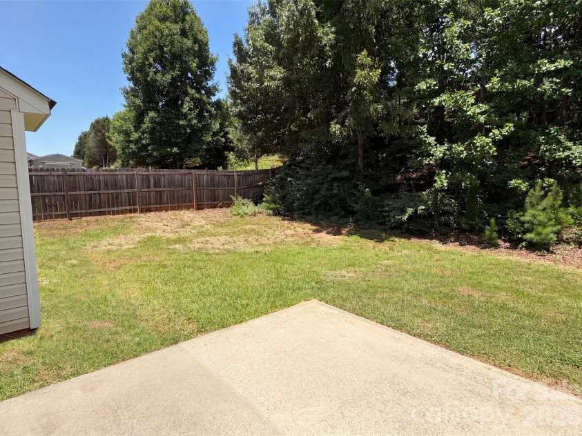11528 Erwin Ridge Avenue, Charlotte, NC 28213.  MLS# CAR4396730, YatesRealty ID 39262. 