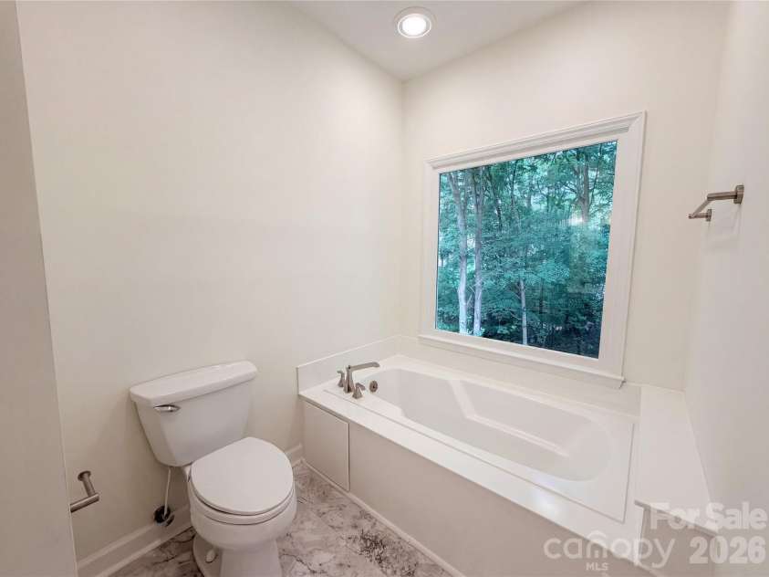 5908 Bookbinders Lane, Charlotte, NC 28270.  MLS# CAR4379296, YatesRealty ID 39263. 