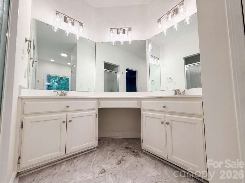 5908 Bookbinders Lane, Charlotte, NC 28270.  MLS# CAR4379296, YatesRealty ID 39263. 