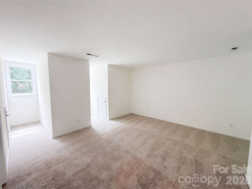 5908 Bookbinders Lane, Charlotte, NC 28270.  MLS# CAR4379296, YatesRealty ID 39263. 