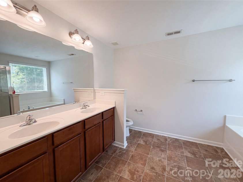 5837 Mcdowell Run Drive, Huntersville, NC 28078.  MLS# CAR4352611, YatesRealty ID 39265. 