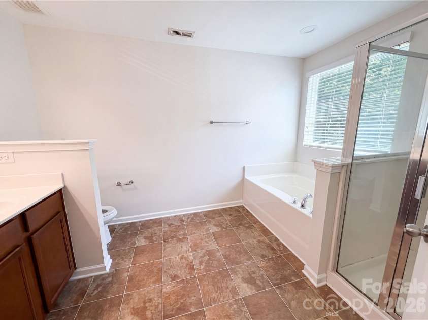 5837 Mcdowell Run Drive, Huntersville, NC 28078.  MLS# CAR4352611, YatesRealty ID 39265. 