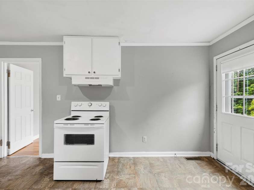 112 Luthers Road, Kings Mountain, NC 28086.  MLS# CAR4406504, YatesRealty ID 39266. 