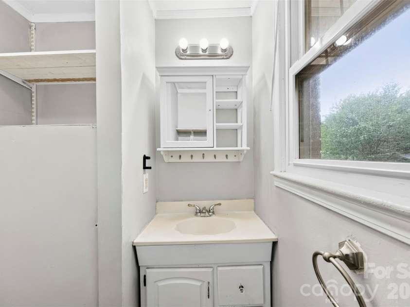 112 Luthers Road, Kings Mountain, NC 28086.  MLS# CAR4406504, YatesRealty ID 39266. 