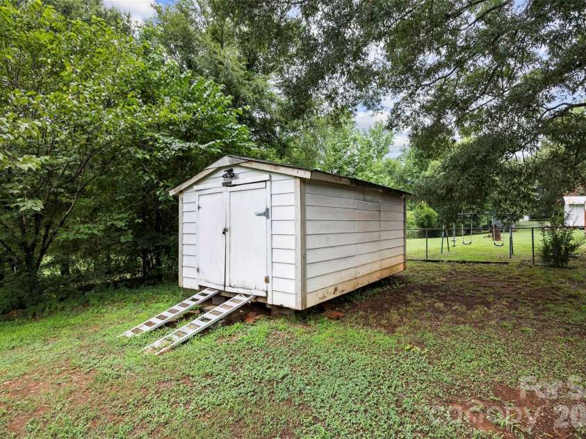112 Luthers Road, Kings Mountain, NC 28086.  MLS# CAR4406504, YatesRealty ID 39266. 