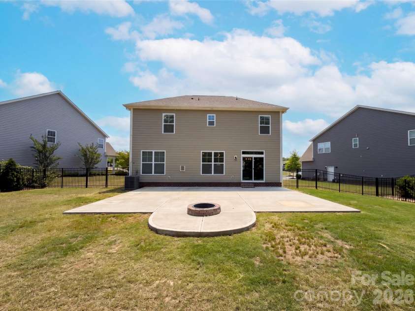 5013 Shadowbrook Road, Waxhaw, NC 28173.  MLS# CAR4419431, YatesRealty ID 39268. 