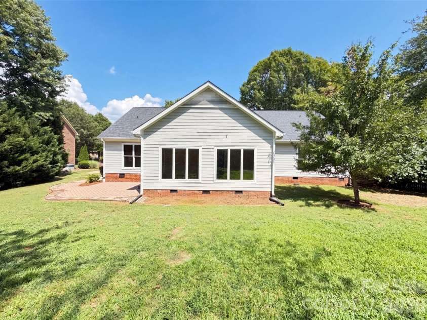 6505 Boykin Spaniel Road, Charlotte, NC 28277.  MLS# CAR4397369, YatesRealty ID 39270. 