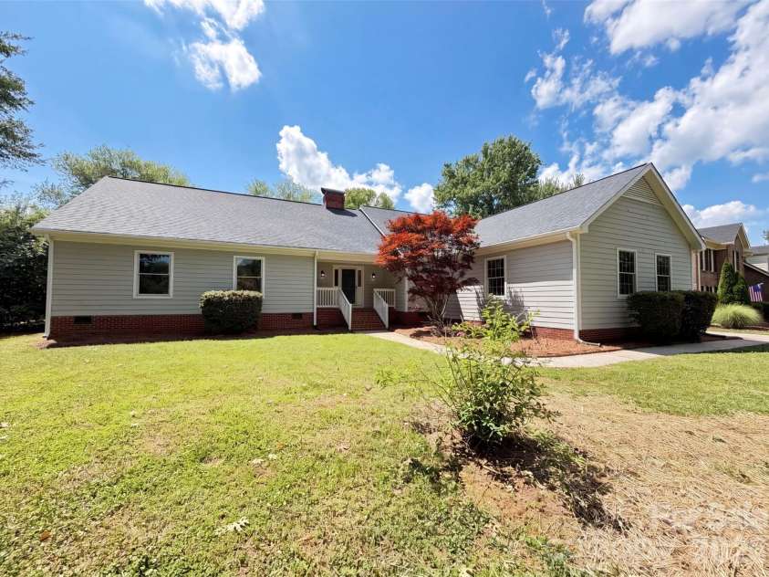 6505 Boykin Spaniel Road, Charlotte, NC 28277.  MLS# CAR4397369, YatesRealty ID 39270. 