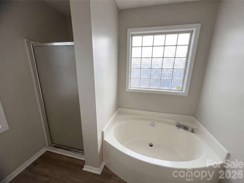 368 Holstein Drive, Dallas, NC 28034.  MLS# CAR4350105, YatesRealty ID 39271. 