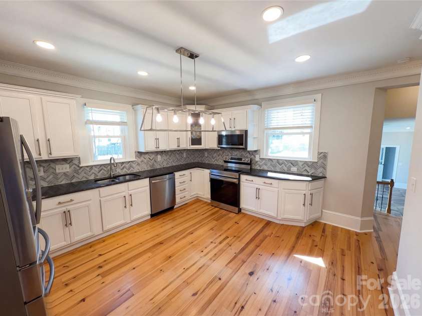 1108 Herrin Avenue, Charlotte, NC 28205.  MLS# CAR4357238, YatesRealty ID 39272. 