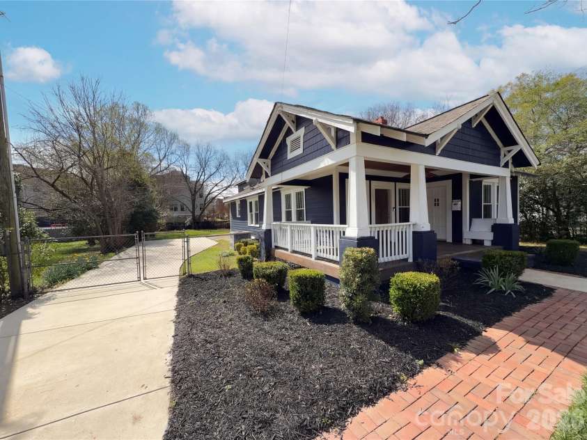 1108 Herrin Avenue, Charlotte, NC 28205.  MLS# CAR4357238, YatesRealty ID 39272. 