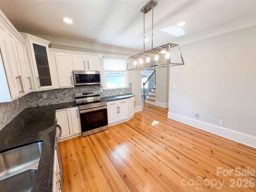 1108 Herrin Avenue, Charlotte, NC 28205.  MLS# CAR4357238, YatesRealty ID 39272. 