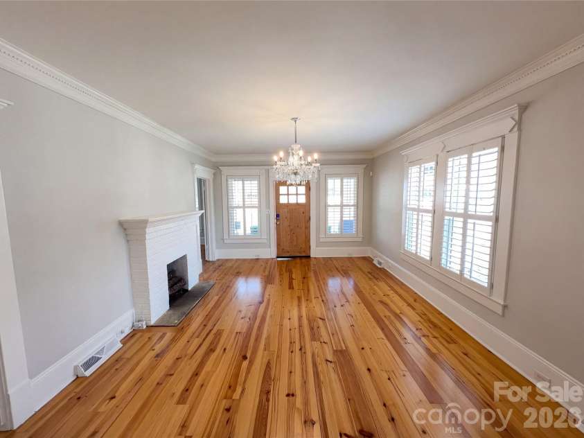 1108 Herrin Avenue, Charlotte, NC 28205.  MLS# CAR4357238, YatesRealty ID 39272. 