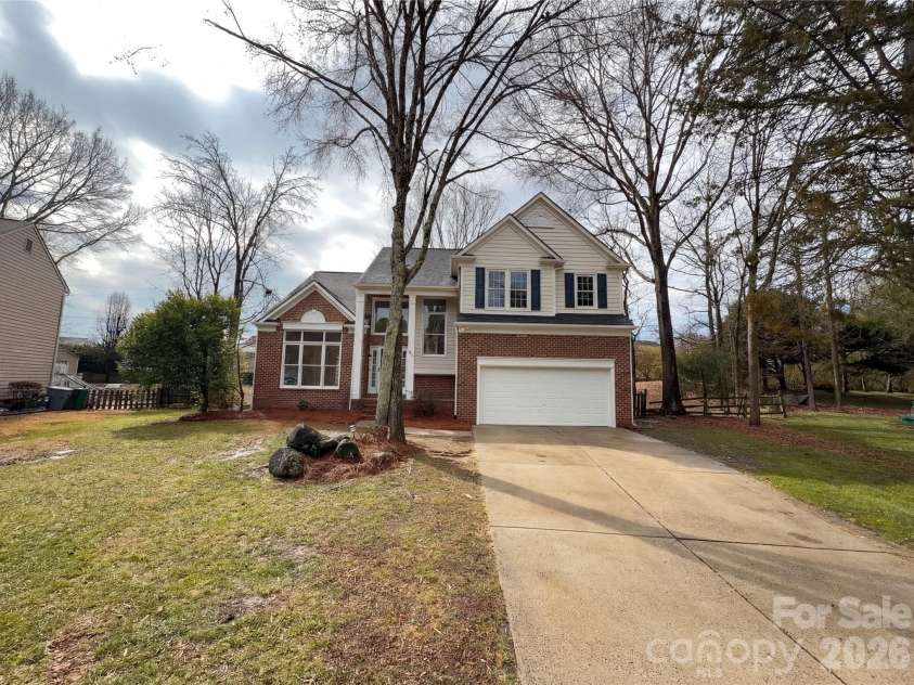 8141 Long Nook Lane, Charlotte, NC 28277.  MLS# CAR4350098, YatesRealty ID 39273. 