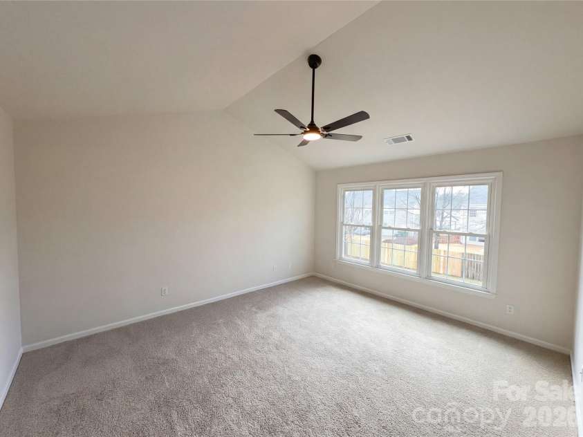 8141 Long Nook Lane, Charlotte, NC 28277.  MLS# CAR4350098, YatesRealty ID 39273. 