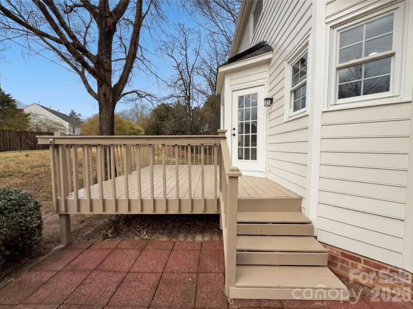 8141 Long Nook Lane, Charlotte, NC 28277.  MLS# CAR4350098, YatesRealty ID 39273. 