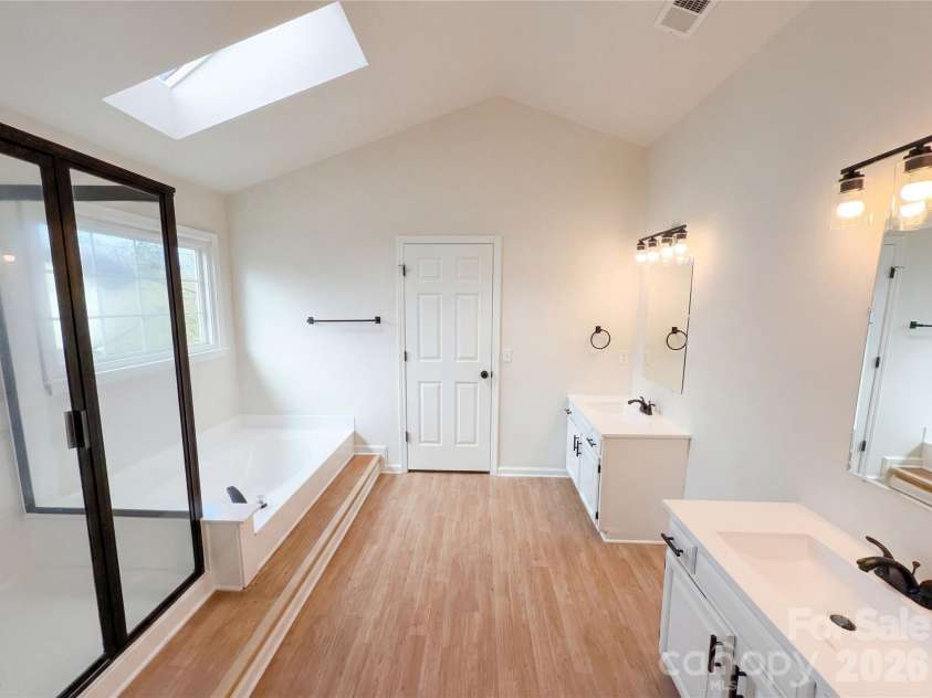 8141 Long Nook Lane, Charlotte, NC 28277.  MLS# CAR4350098, YatesRealty ID 39273. 