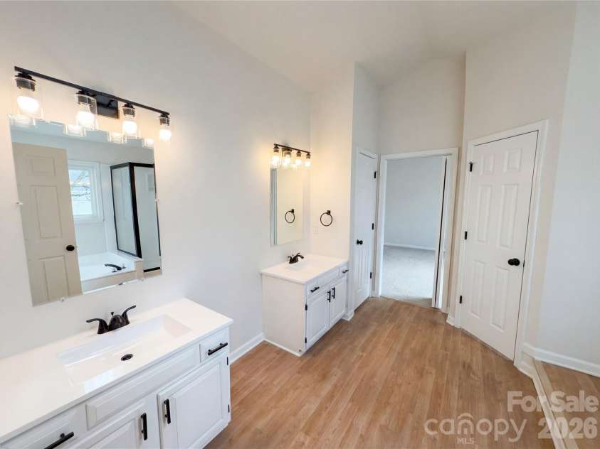 8141 Long Nook Lane, Charlotte, NC 28277.  MLS# CAR4350098, YatesRealty ID 39273. 