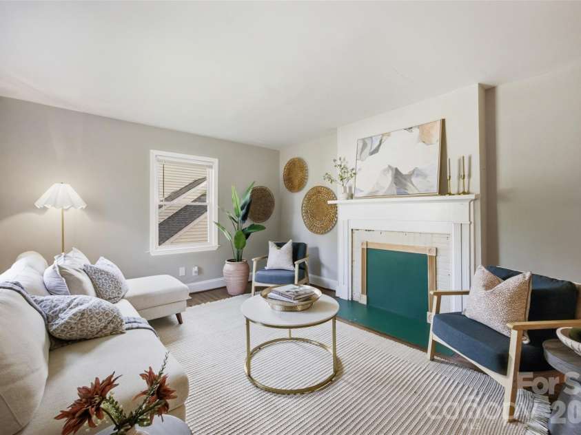 2516 Elon Street, Charlotte, NC 28208.  MLS# CAR4403824, YatesRealty ID 39275. 