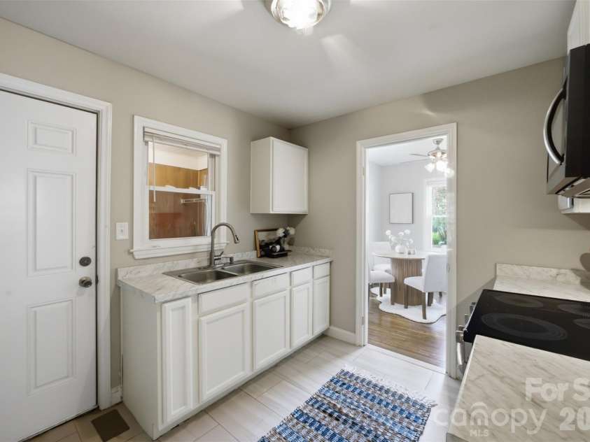 2516 Elon Street, Charlotte, NC 28208.  MLS# CAR4403824, YatesRealty ID 39275. 