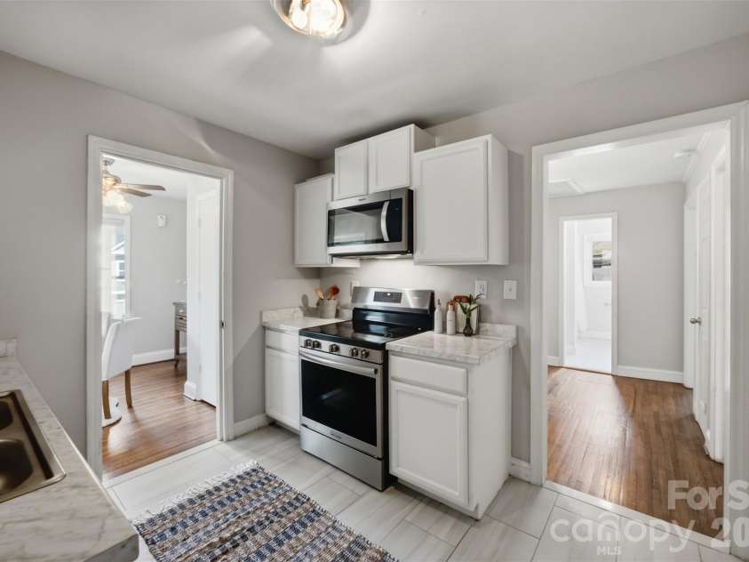 2516 Elon Street, Charlotte, NC 28208.  MLS# CAR4403824, YatesRealty ID 39275. 