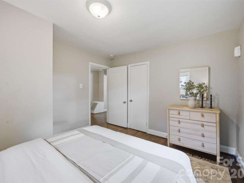 2516 Elon Street, Charlotte, NC 28208.  MLS# CAR4403824, YatesRealty ID 39275. 