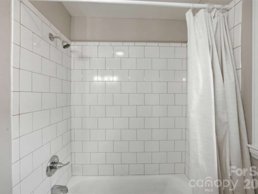 2516 Elon Street, Charlotte, NC 28208.  MLS# CAR4403824, YatesRealty ID 39275. 