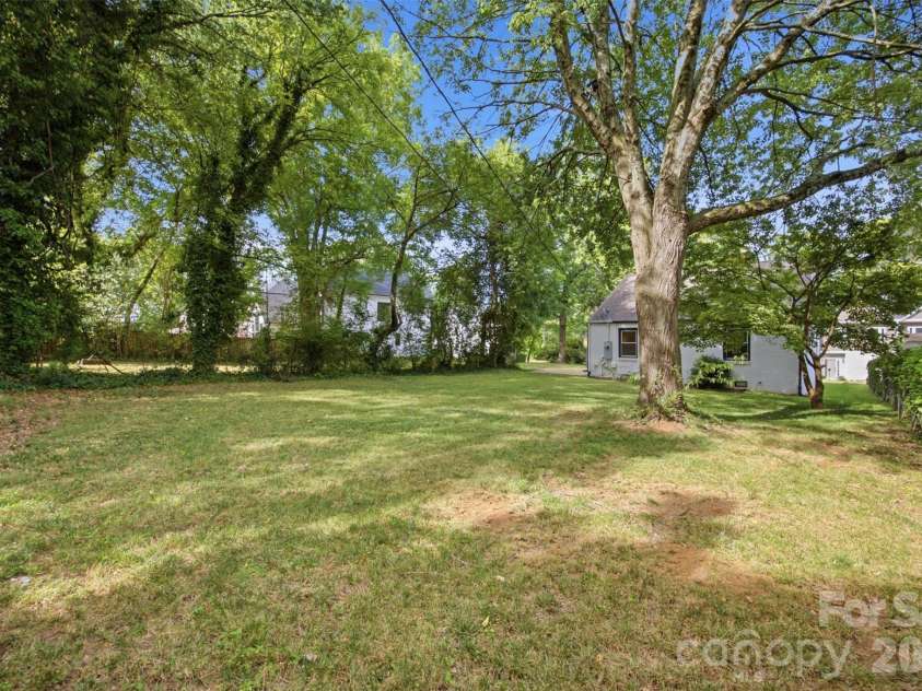 2516 Elon Street, Charlotte, NC 28208.  MLS# CAR4403824, YatesRealty ID 39275. 