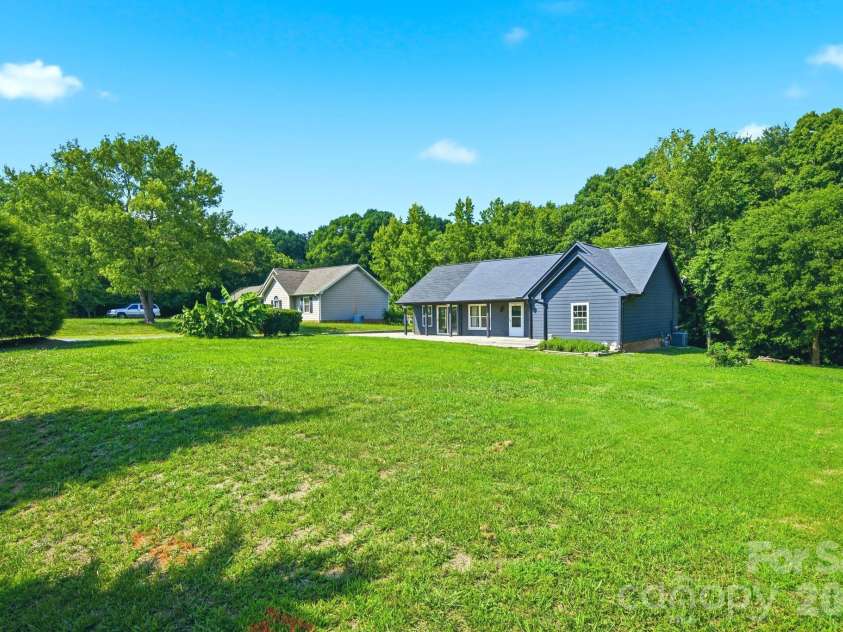 605 Brookside Drive, Monroe, NC 28110.  MLS# CAR4384329, YatesRealty ID 39277. 