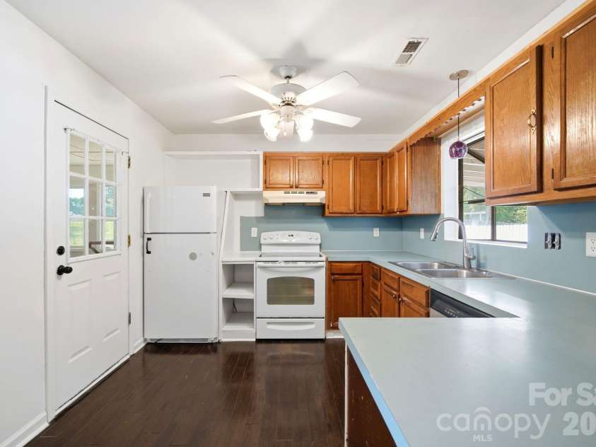 605 Brookside Drive, Monroe, NC 28110.  MLS# CAR4384329, YatesRealty ID 39277. 