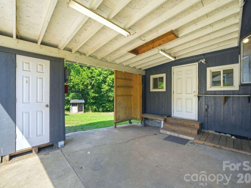 605 Brookside Drive, Monroe, NC 28110.  MLS# CAR4384329, YatesRealty ID 39277. 