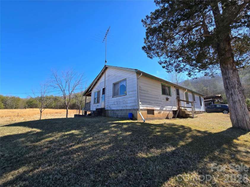 95 FieldStream Drive, Marion, NC 28752.  MLS# CAR4393374, YatesRealty ID 39278. 