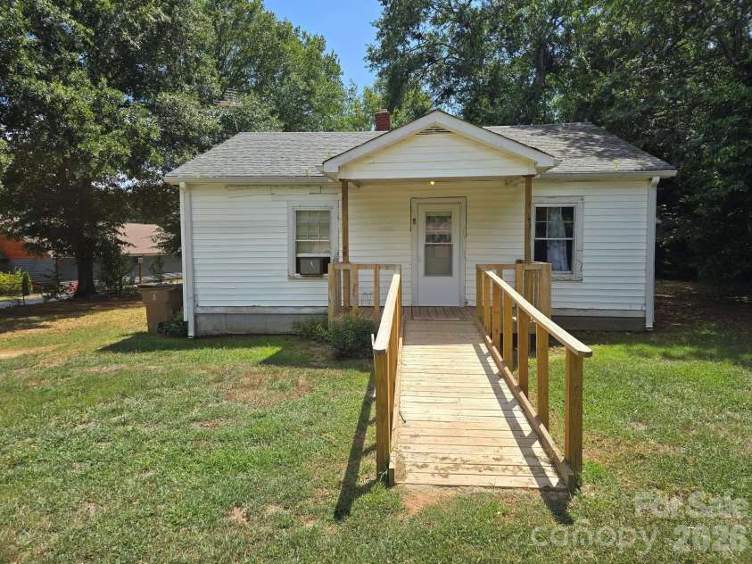 106 Lily Street, Shelby, NC 28152.  MLS# CAR4407011, YatesRealty ID 39279. 