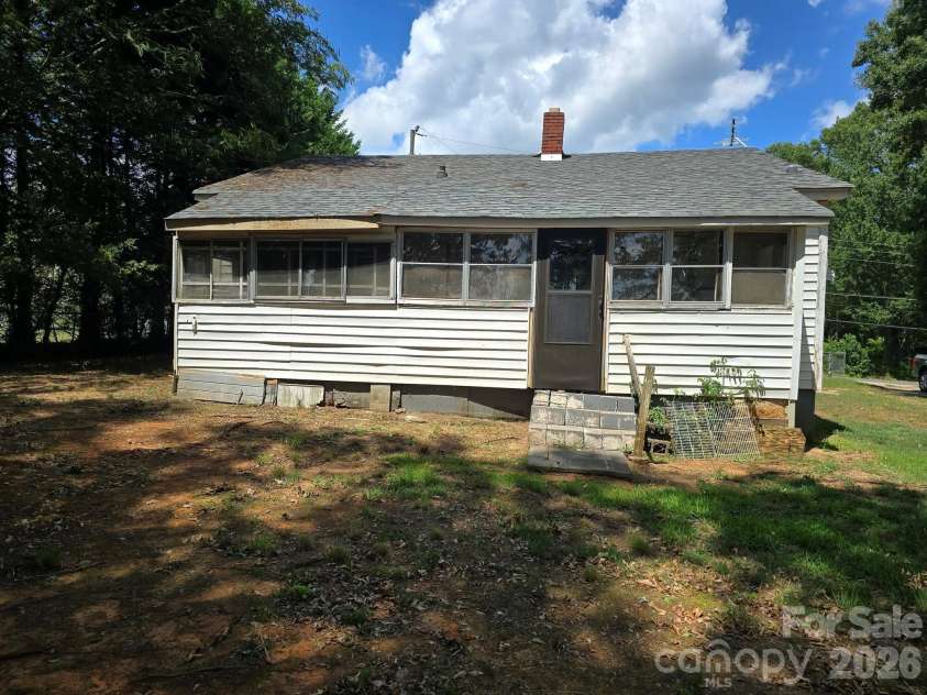 106 Lily Street, Shelby, NC 28152.  MLS# CAR4407011, YatesRealty ID 39279. 