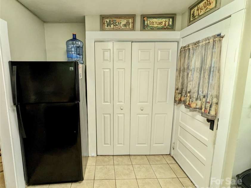 46 Tree Farm Road, Spruce Pine, NC 28777.  MLS# CAR4184034, YatesRealty ID 3928. 