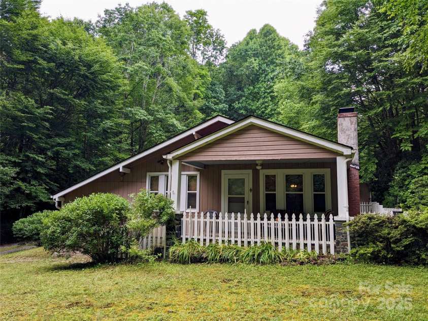 46 Tree Farm Road, Spruce Pine, NC 28777.  MLS# CAR4184034, YatesRealty ID 3928. 