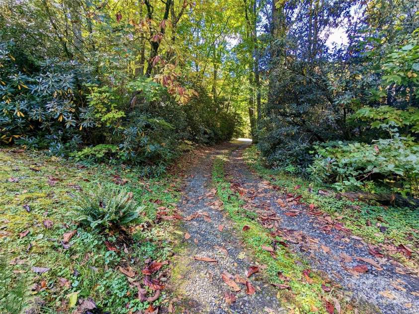 46 Tree Farm Road, Spruce Pine, NC 28777.  MLS# CAR4184034, YatesRealty ID 3928. 