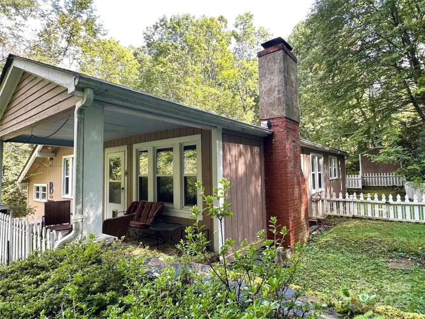 46 Tree Farm Road, Spruce Pine, NC 28777.  MLS# CAR4184034, YatesRealty ID 3928. 