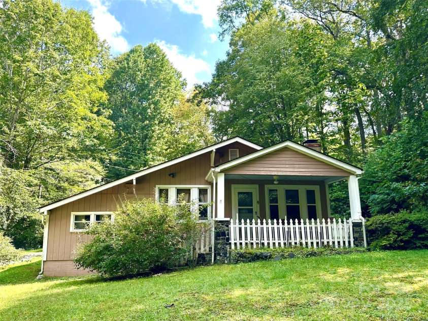 46 Tree Farm Road, Spruce Pine, NC 28777.  MLS# CAR4184034, YatesRealty ID 3928. 