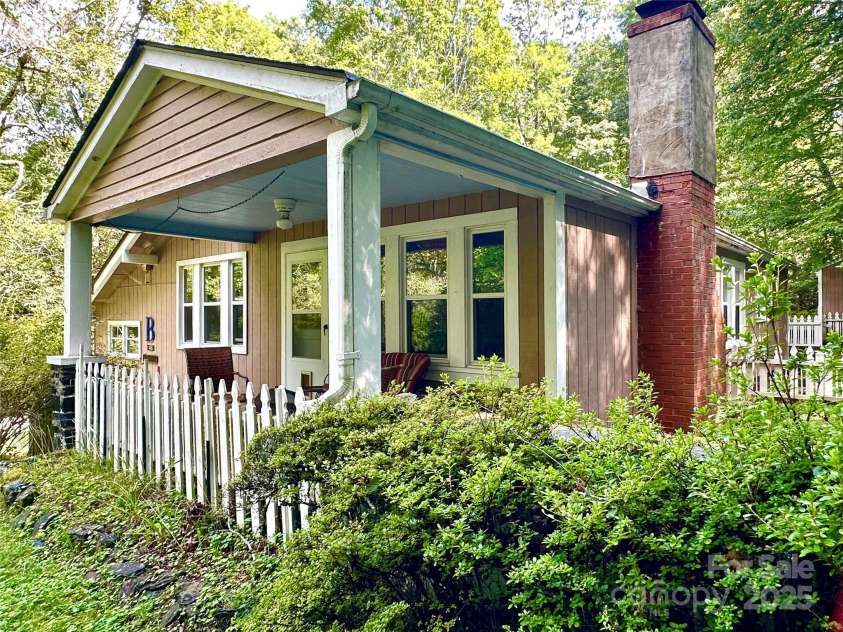 46 Tree Farm Road, Spruce Pine, NC 28777.  MLS# CAR4184034, YatesRealty ID 3928. 