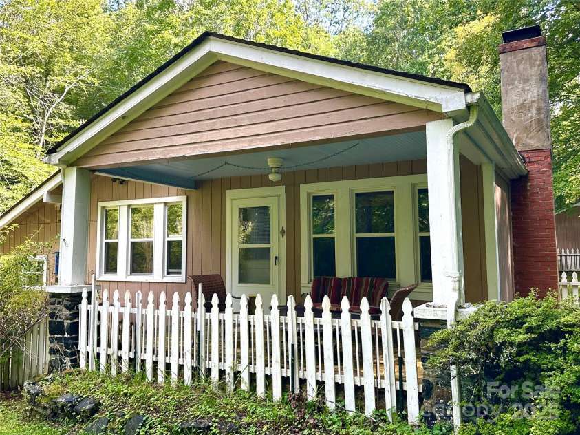 46 Tree Farm Road, Spruce Pine, NC 28777.  MLS# CAR4184034, YatesRealty ID 3928. 