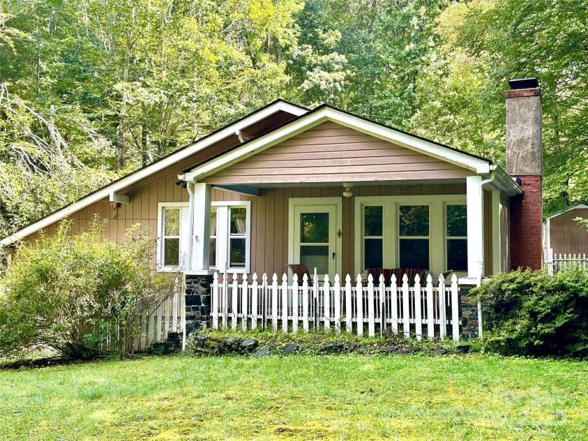 46 Tree Farm Road, Spruce Pine, NC 28777.  MLS# CAR4184034, YatesRealty ID 3928. 