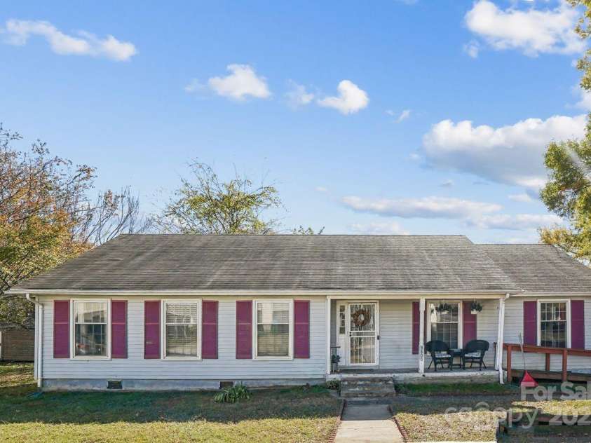 9801 Packard Street, Pineville, NC 28134.  MLS# CAR4318612, YatesRealty ID 3928. 