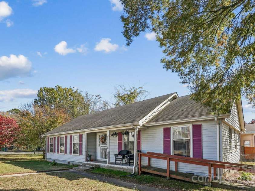 9801 Packard Street, Pineville, NC 28134.  MLS# CAR4318612, YatesRealty ID 3928. 