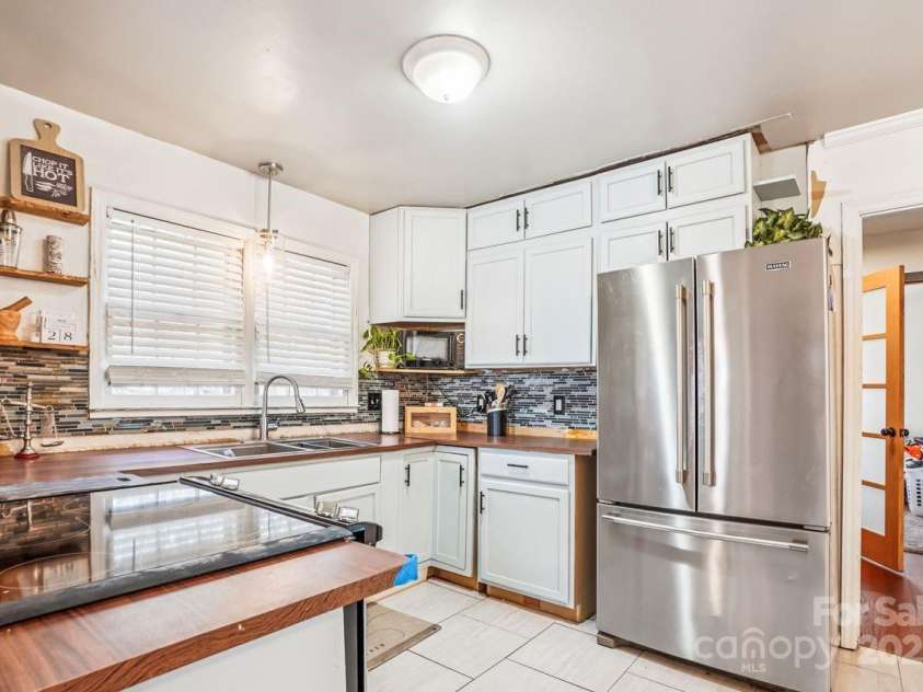 9801 Packard Street, Pineville, NC 28134.  MLS# CAR4318612, YatesRealty ID 3928. 