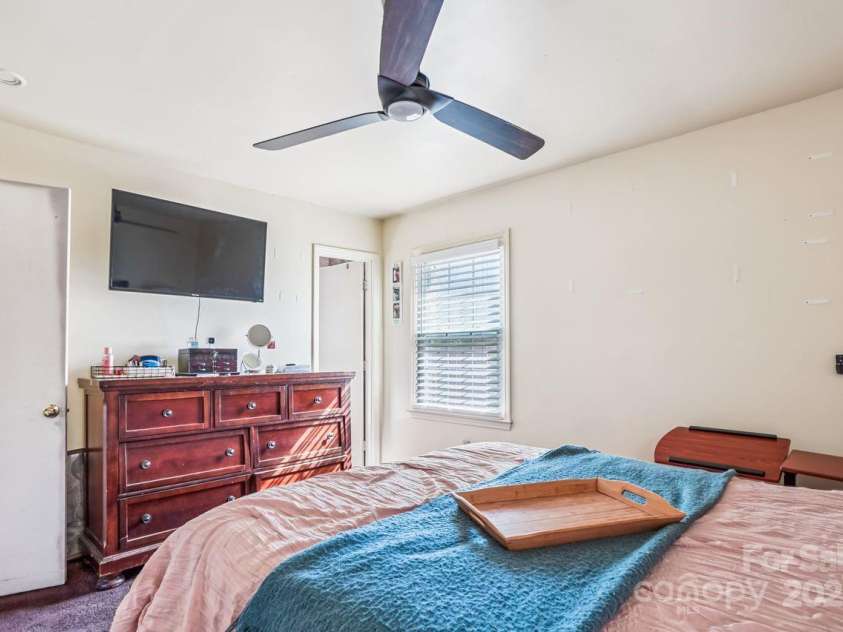 9801 Packard Street, Pineville, NC 28134.  MLS# CAR4318612, YatesRealty ID 3928. 