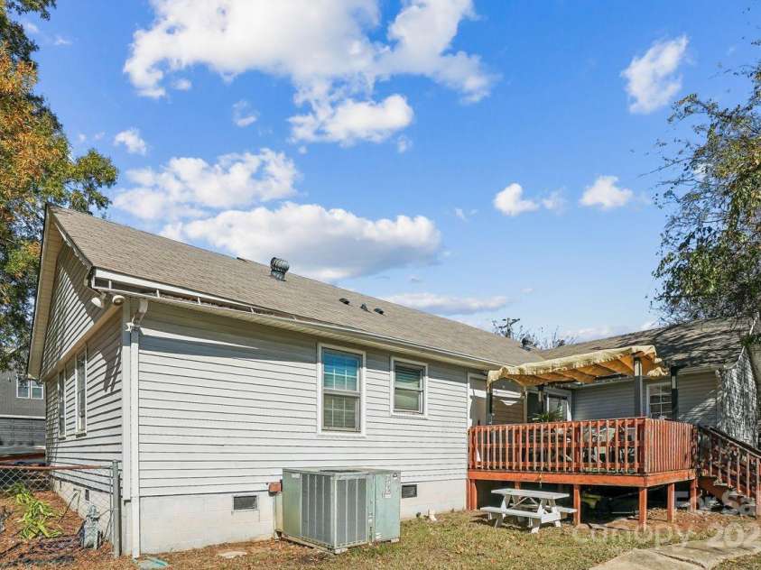 9801 Packard Street, Pineville, NC 28134.  MLS# CAR4318612, YatesRealty ID 3928. 