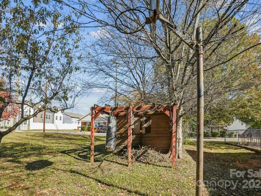 9801 Packard Street, Pineville, NC 28134.  MLS# CAR4318612, YatesRealty ID 3928. 