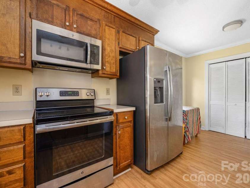 1793 Robinwood Road, Gastonia, NC 28054.  MLS# CAR4403138, YatesRealty ID 39280. 